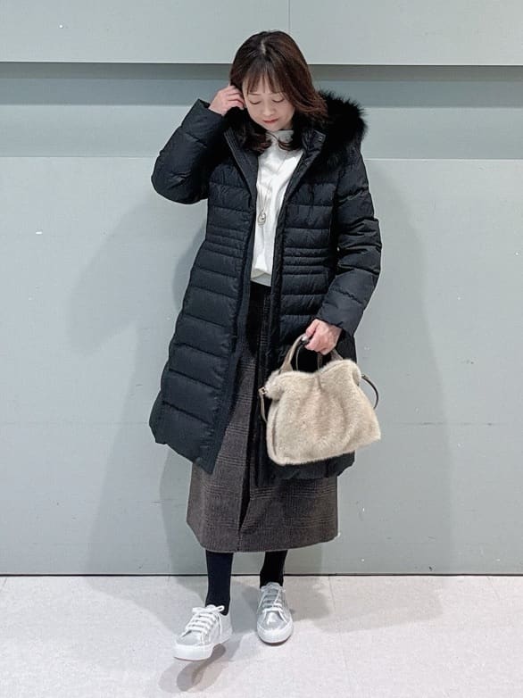 makiさんの「UNTITLED｜【はっ水機能/フード取り外し可/防寒】ロングダウンコート」を使ったコーディネート