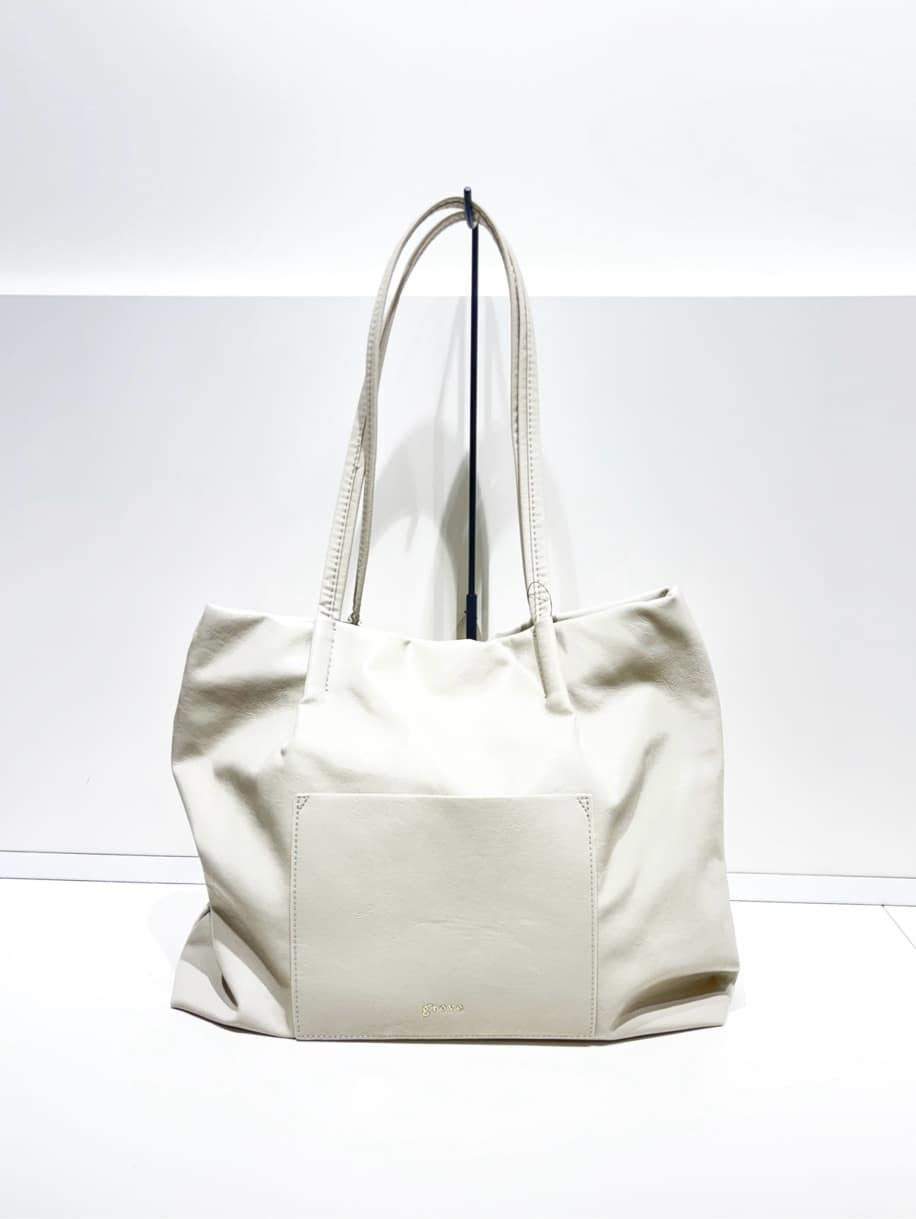 miさんの「grove｜【A4】タックポケ3層トート」を使ったコーディネート