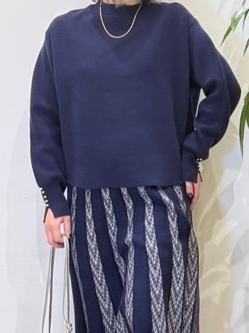 misakiさんの「SHOO･LA･RUE｜【洗濯機可/セットアップ可/インせず着られる】もちもち裾ラウンドニット」を使ったコーディネート