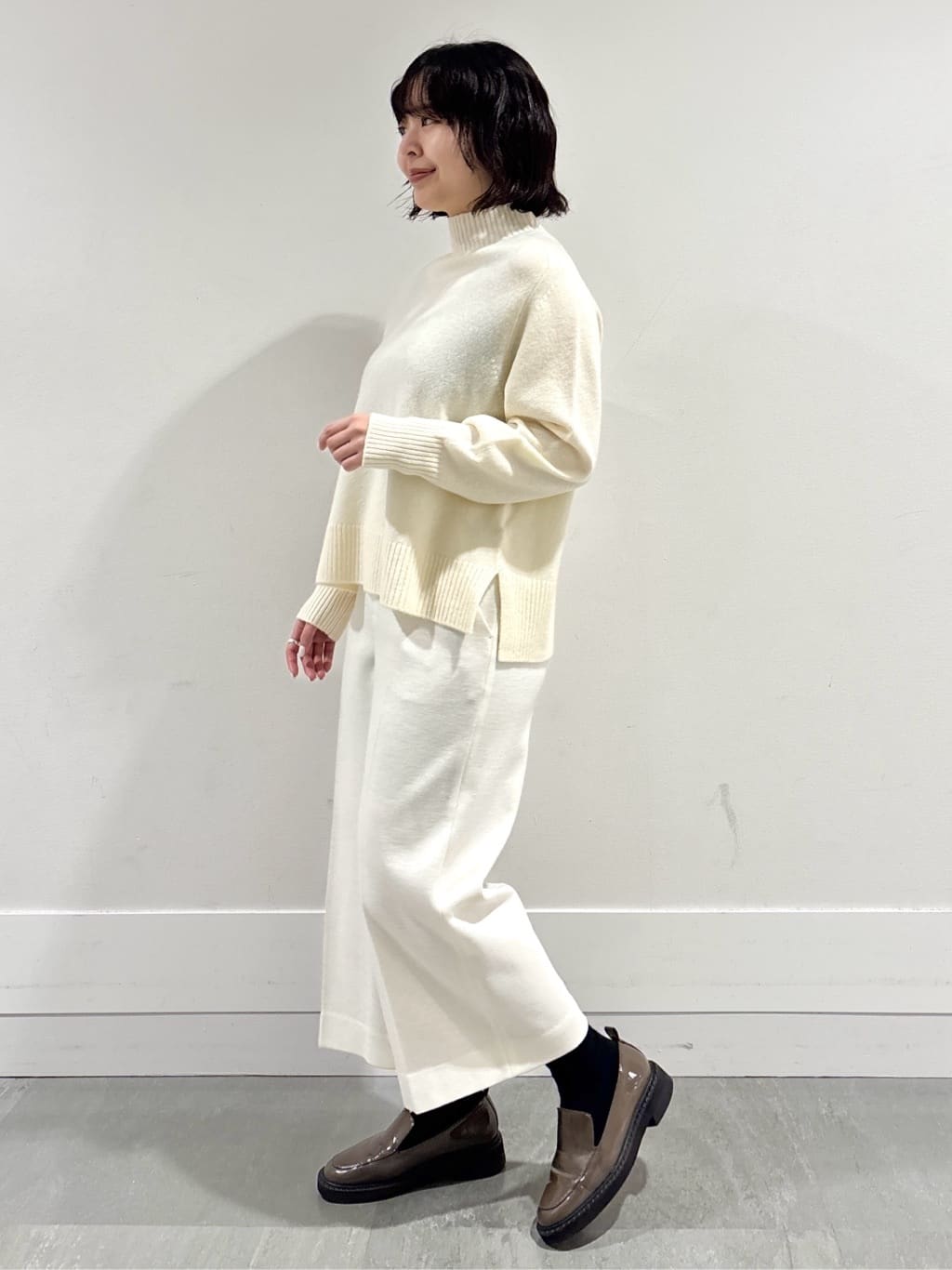 モエカさんの「UNTITLED｜【8色展開/洗える】ウールカシミヤ ハイネックニット」を使ったコーディネート