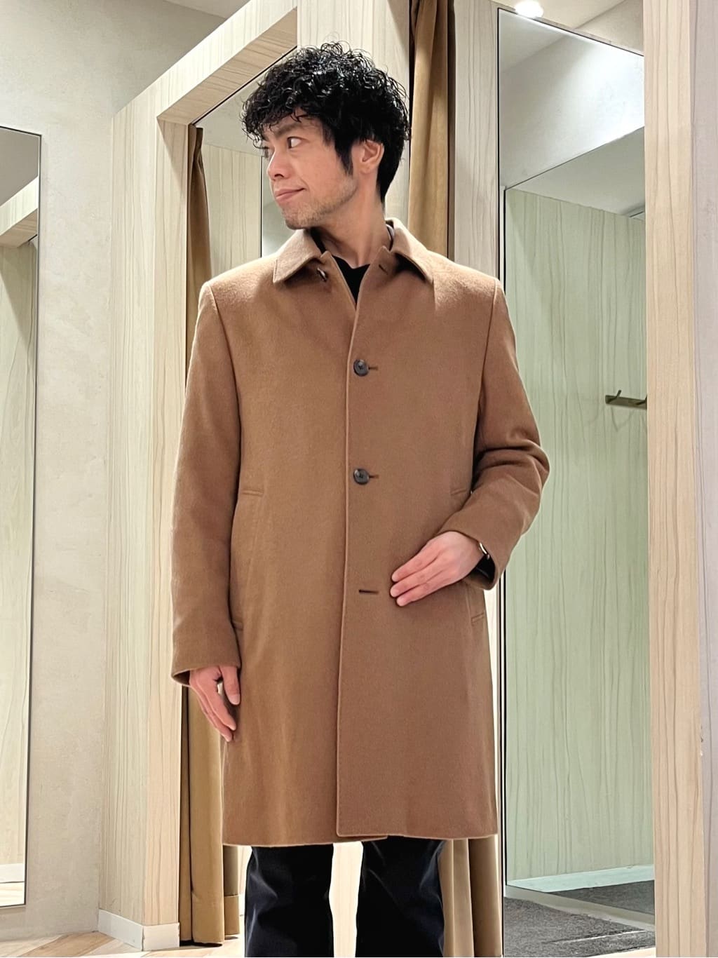 URAさんの「TAKEO KIKUCHI｜カシミヤブレンド ビーバー調ステンカラーコート」を使ったコーディネート