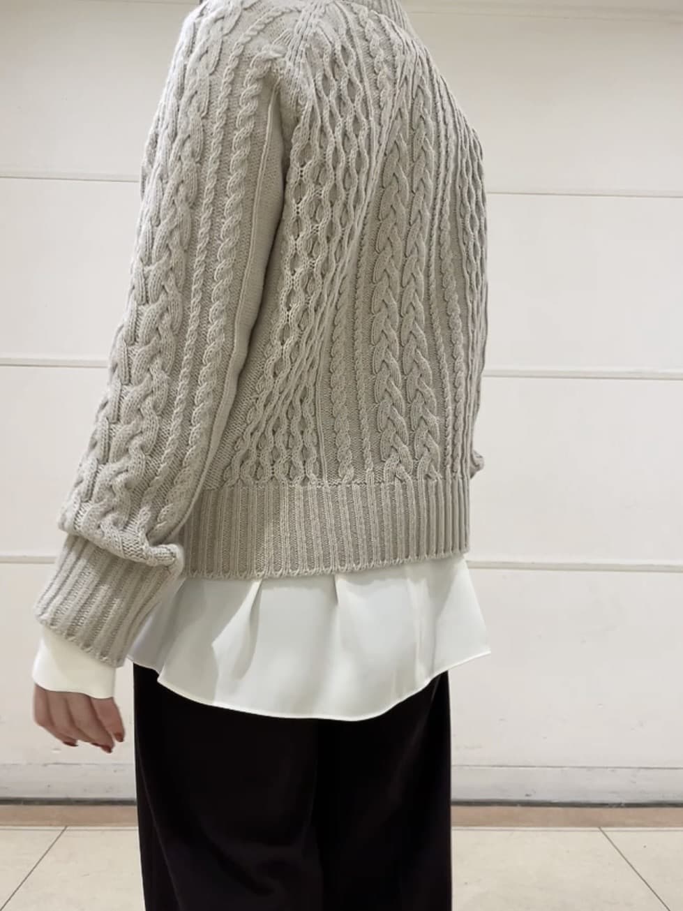 watanabeさんの「UNTITLED｜【洗える】スポンディッシュ ケーブル柄ニット」を使ったコーディネート