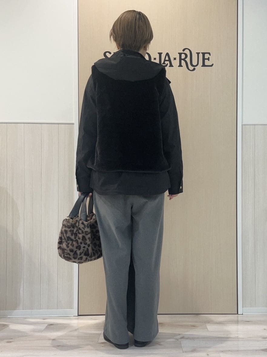 ひらしーさんの「SHOO･LA･RUE｜【着丈選べる/きっと虜になる】あったかもちもち ワイドパンツ」を使ったコーディネート