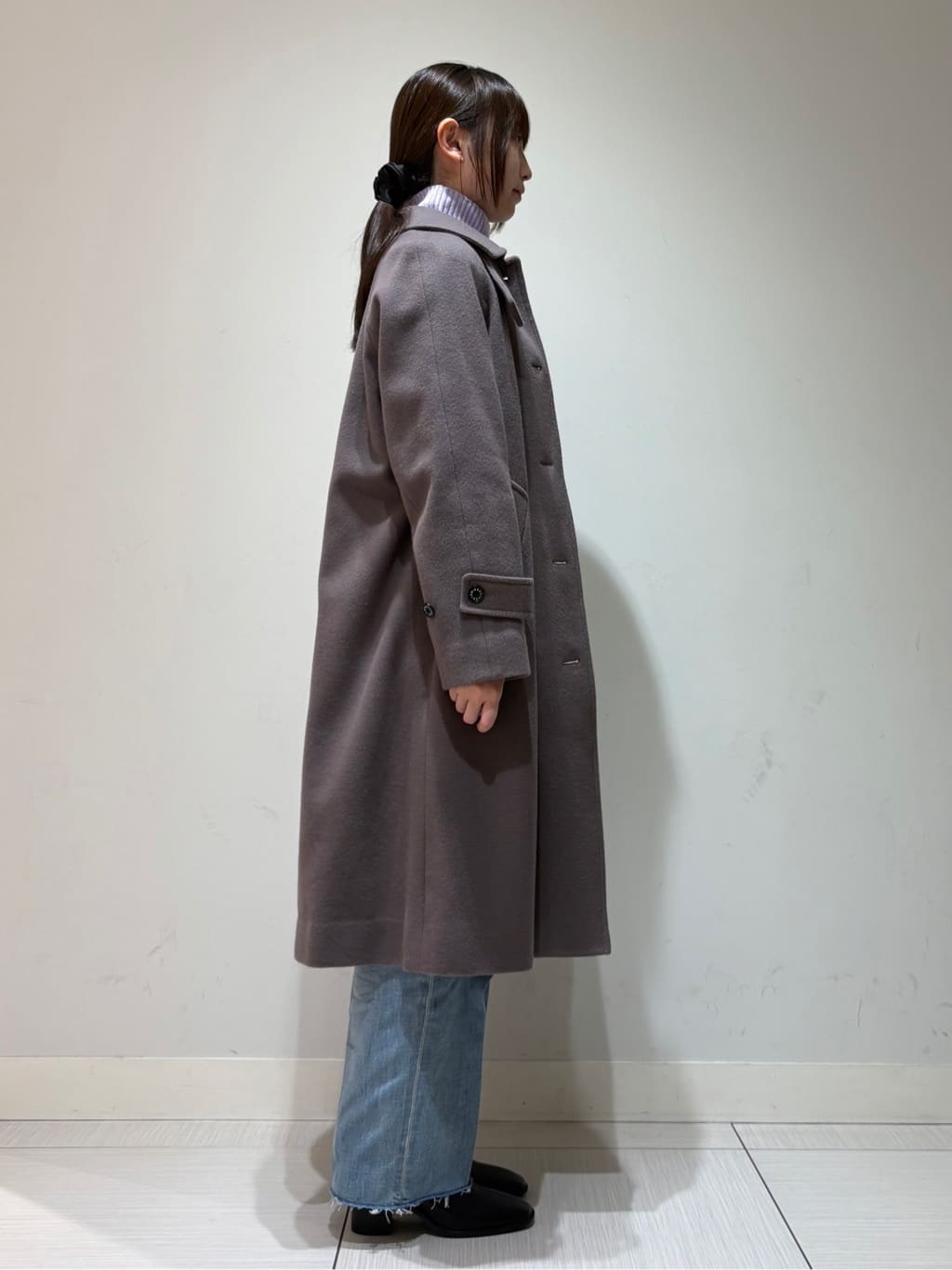 やなぎさんの「DRESSTERIOR｜センタープレス ワイドストレートデニム」を使ったコーディネート