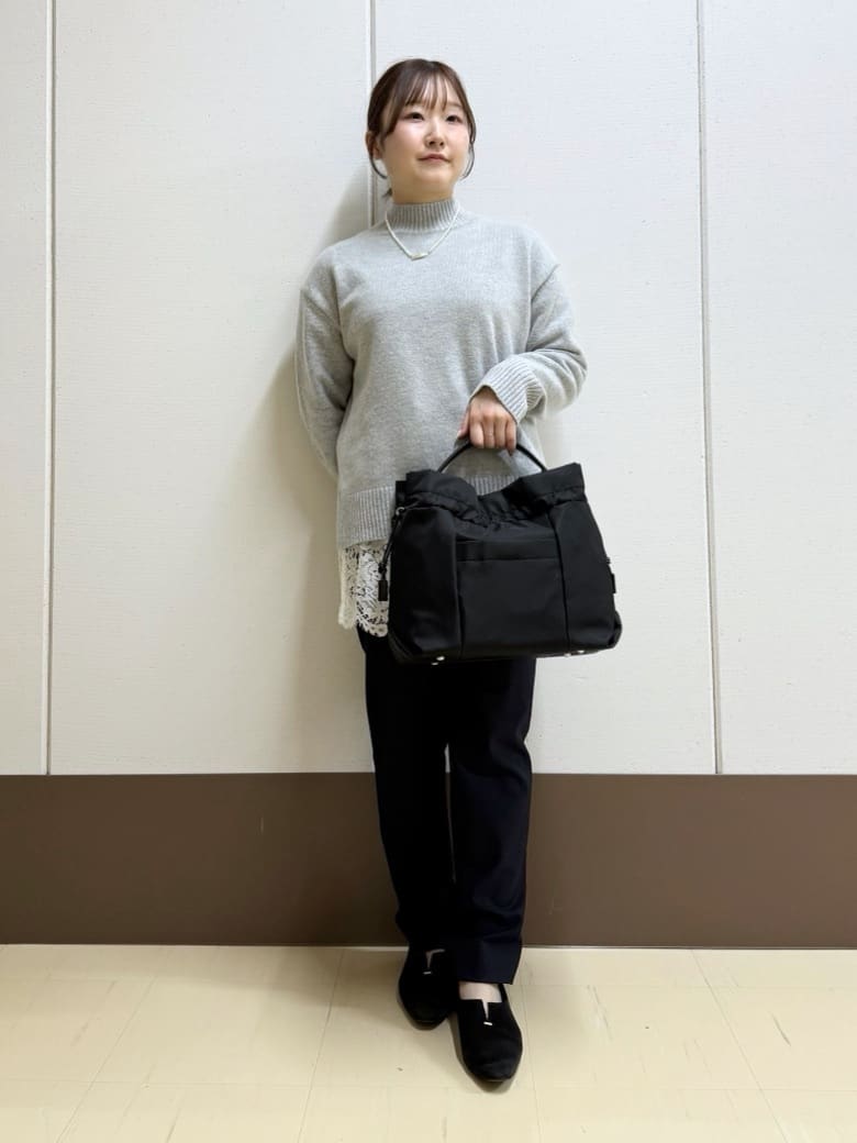 Rikoさんの「INDIVI｜【名品／撥水／抗菌防臭】ショート丈リサイクルダウンコート」を使ったコーディネート