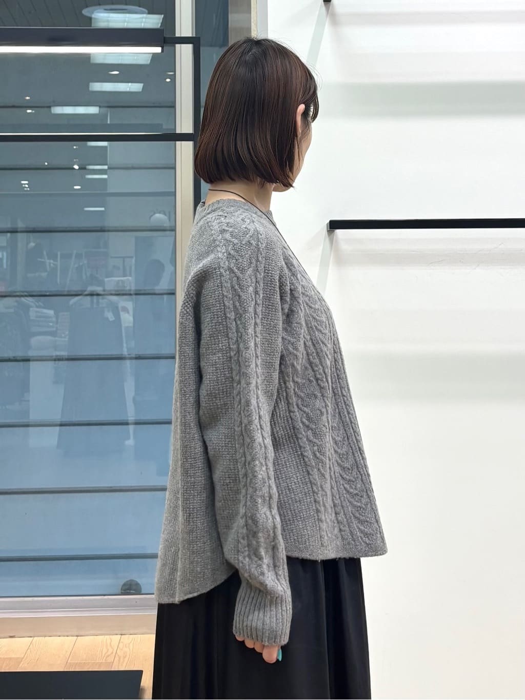 asamiさんの「INDIVI｜【洗える】ケーブルデザイン ラウンドヘムニット」を使ったコーディネート