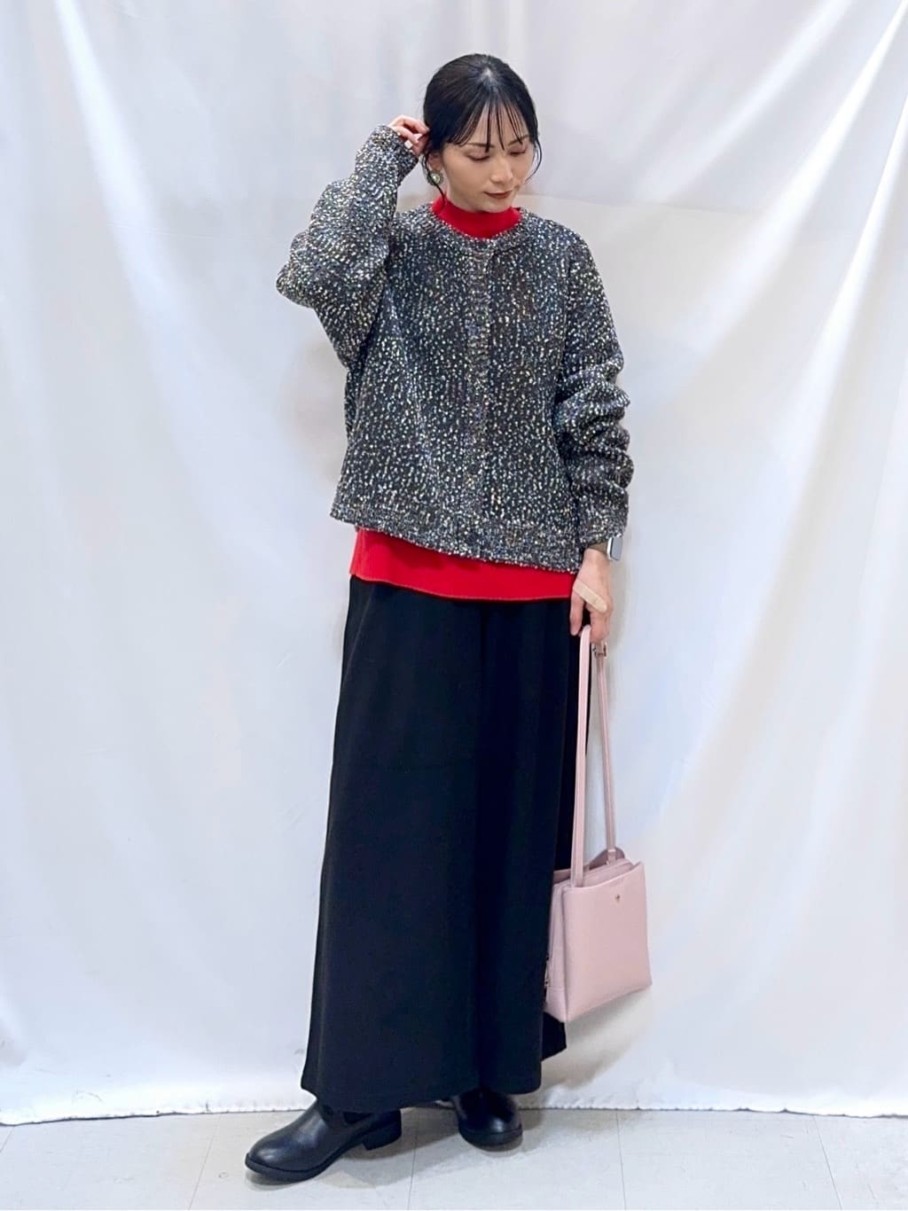 𝐇𝐢𝐫𝐨𝐦𝐢さんの「SHOO･LA･RUE｜【洗濯機可/前後2WAY】ぽこぽこニットカーディガン」を使ったコーディネート