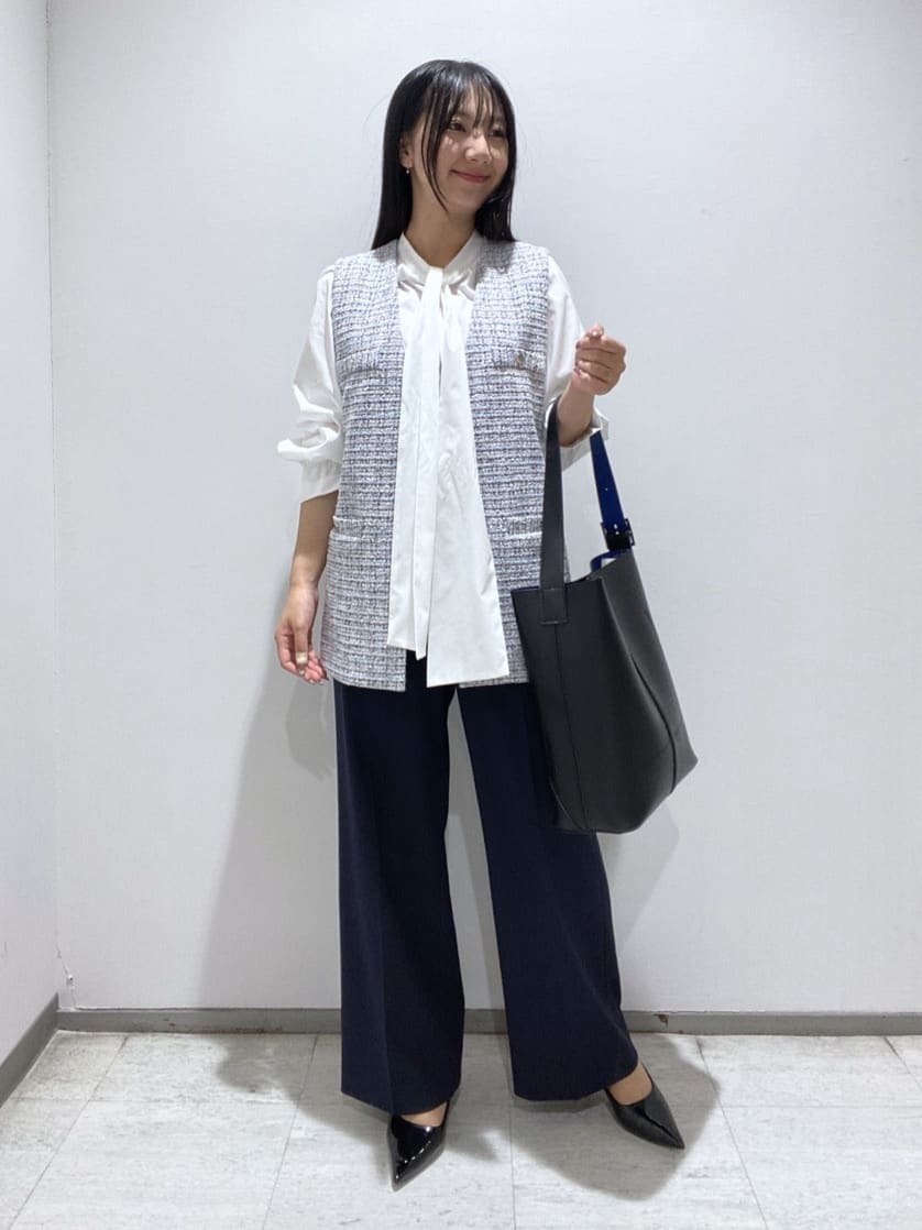 meiさんの「INDIVI｜【2点セット／洗える】ツイードジレ＆ボウタイブラウス」を使ったコーディネート