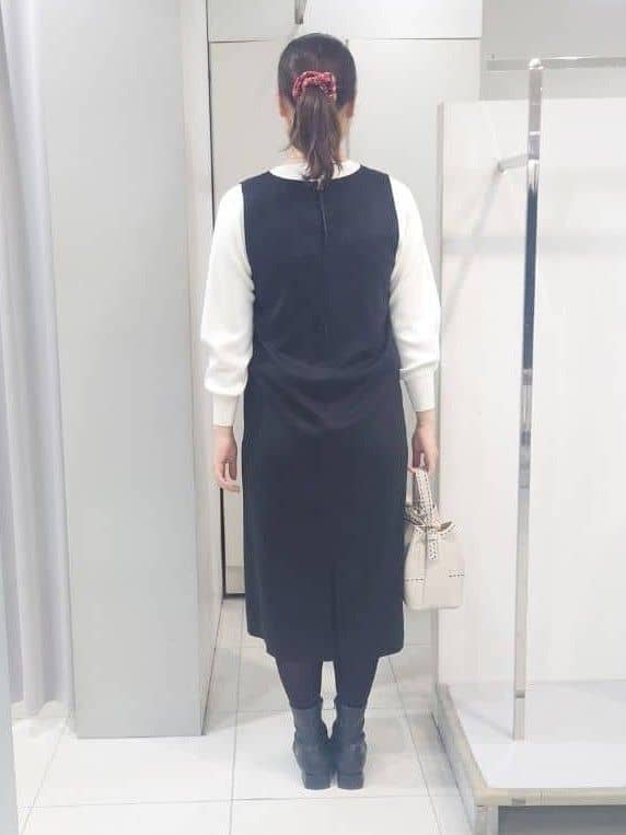 AZUSAさんの「Reflect｜【すっきりシルエット】スエードライクジャンパースカ―ト」を使ったコーディネート