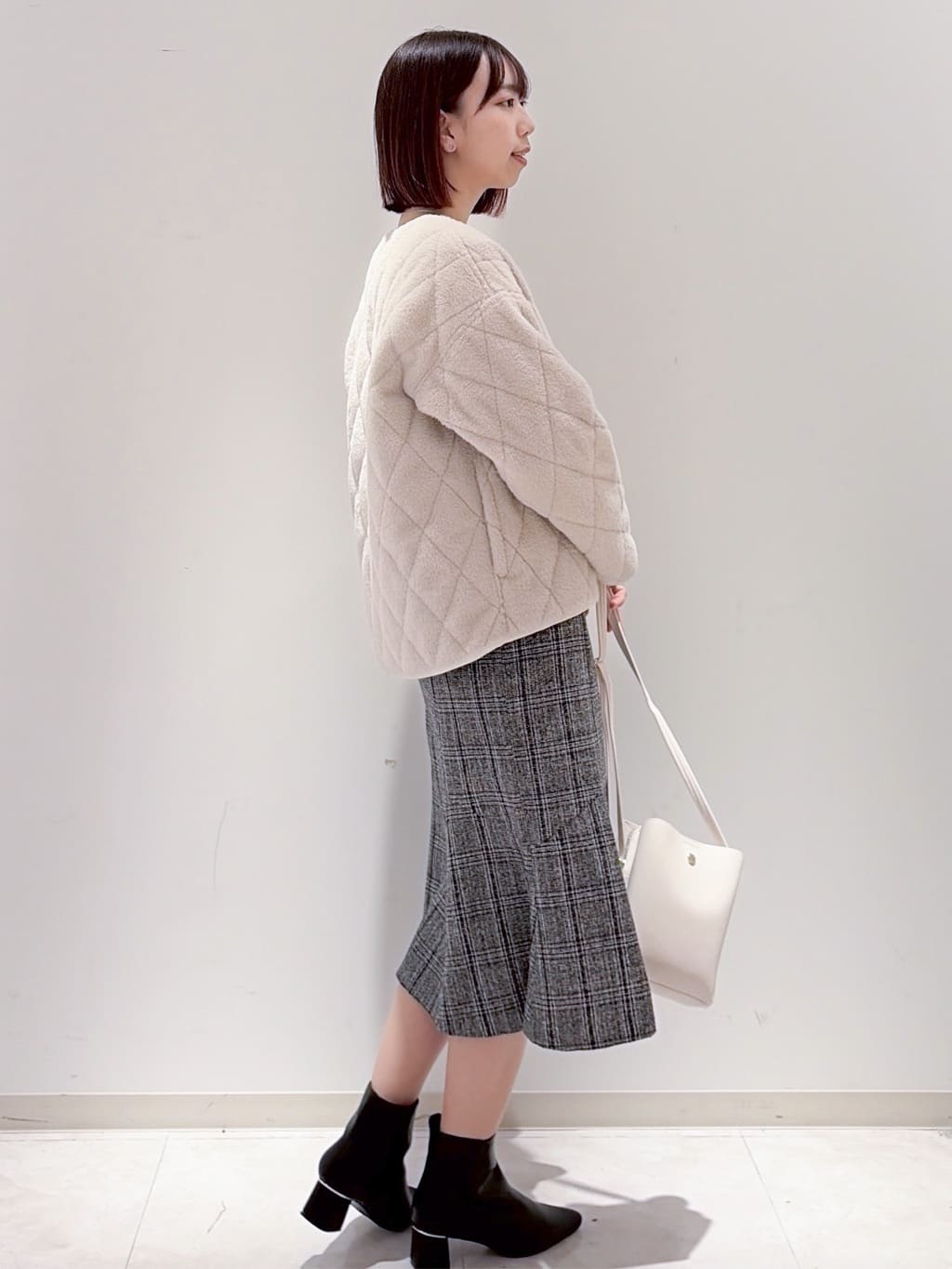 yurinaさんの「index｜ラメスカラップビジューデザインニット【洗濯機OK】《6col／S～LL》」を使ったコーディネート