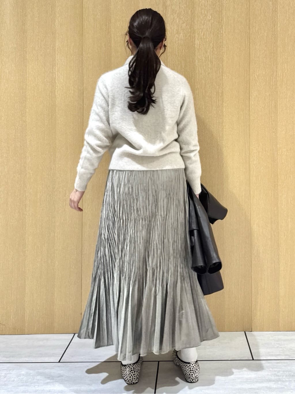 nanaさんの「UNTITLED｜【ふわふわニット/オンオフ使える】フォックスカシミヤ衿付きカーディガン」を使ったコーディネート