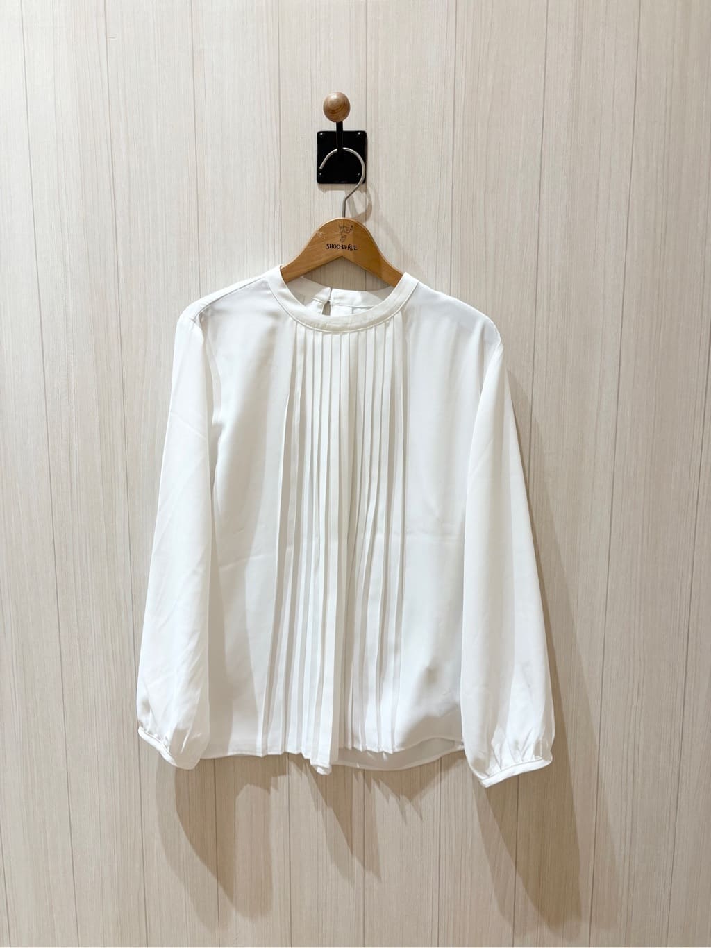 みきさんの「SHOO･LA･RUE｜【洗濯機可/セットアップ可/S-3L】きちんと楽に。カットジョーゼットノーカラージャケット」を使ったコーディネート