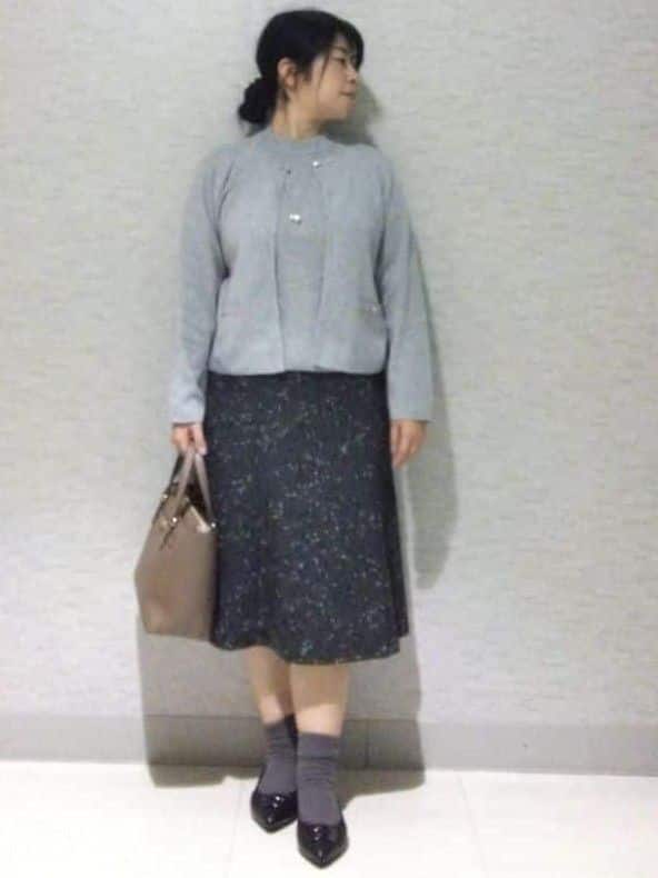 sakoさんの「Reflect｜【選べる5色／アンサンブル可】Vネックカーディガン」を使ったコーディネート