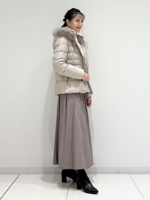 kayoさんの「INDIVI｜【名品／撥水／抗菌防臭】ショート丈リサイクルダウンコート」を使ったコーディネート