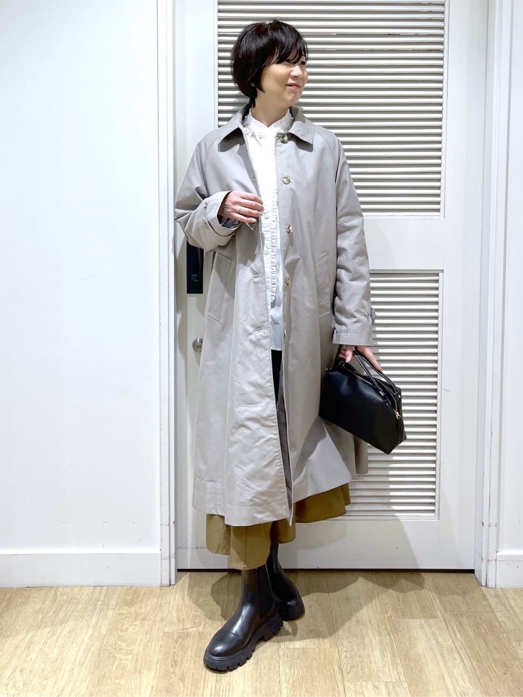 Miyazakiさんの「Dessin｜シャンブレースプリングコート」を使ったコーディネート