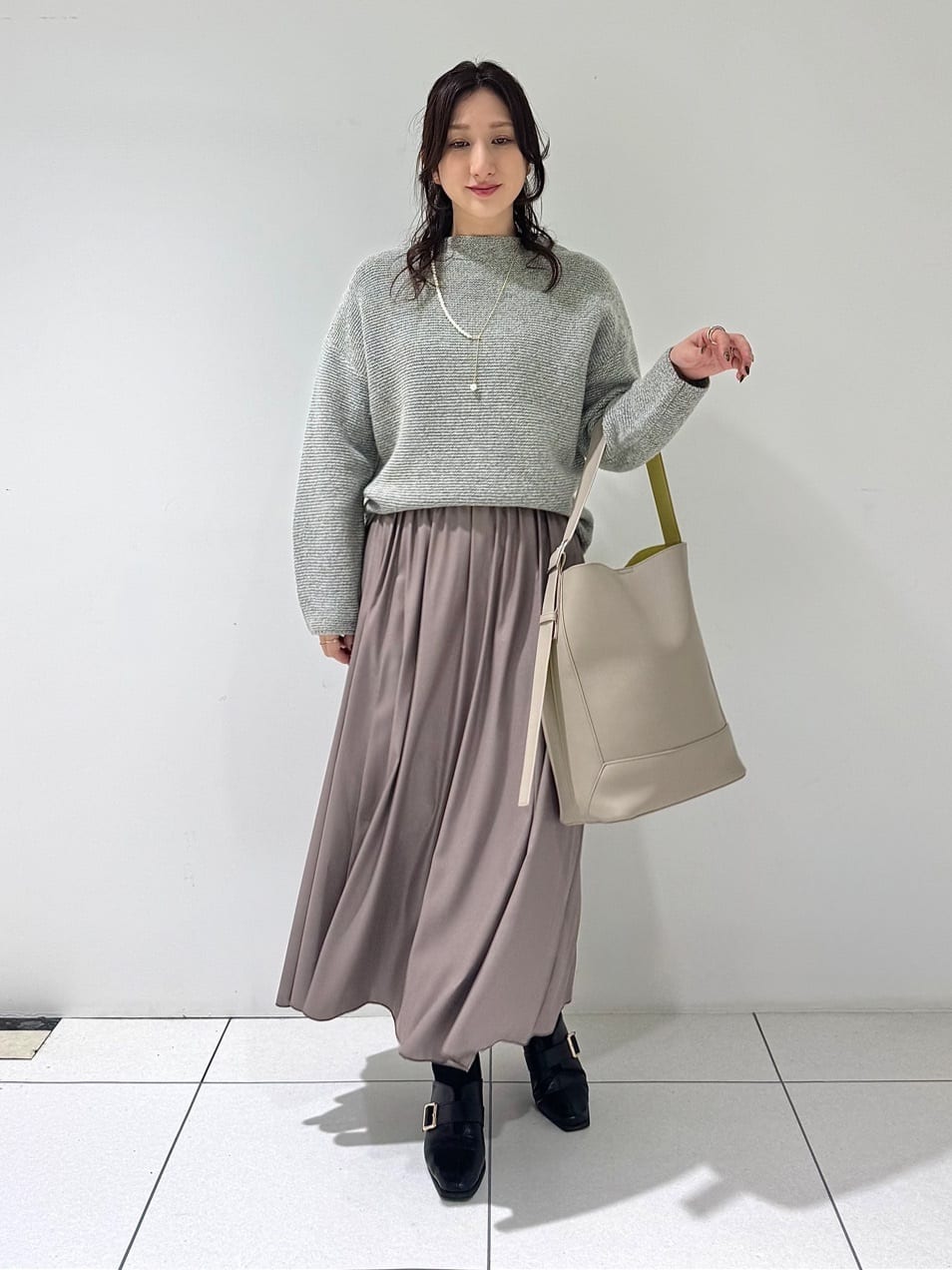 そんさんの「INDIVI｜【撥水／洗える／デザイン衿】ステッチレス ショートダウンコート」を使ったコーディネート