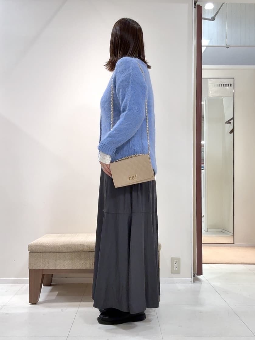 YUIさんの「UNTITLED｜【洗える/1枚で着映え】ソフト裾フレアスカート」を使ったコーディネート