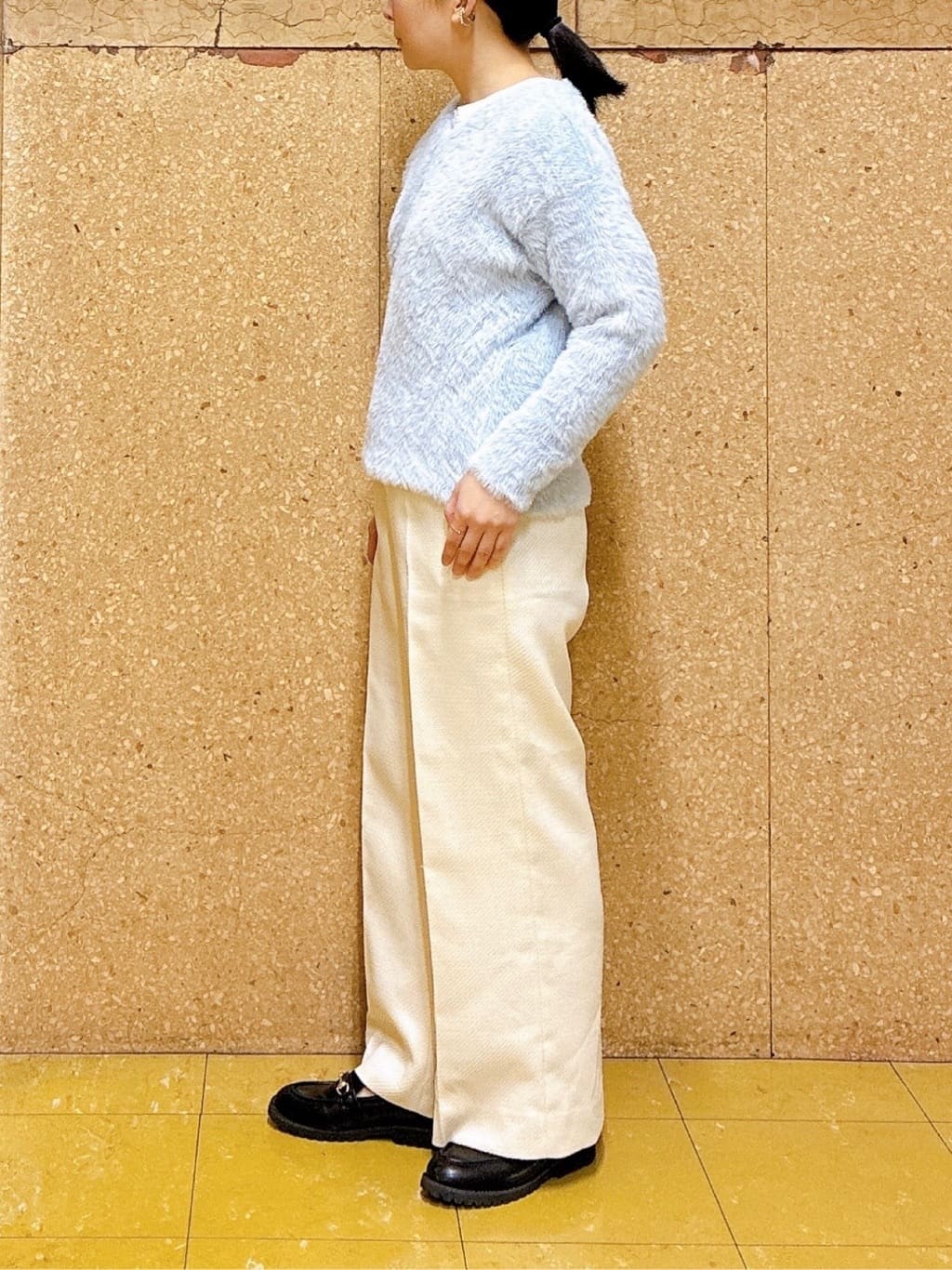 hattoriさんの「INDIVI｜【褒められパンツ/ウール調素材】ラメ混ワイドパンツ」を使ったコーディネート