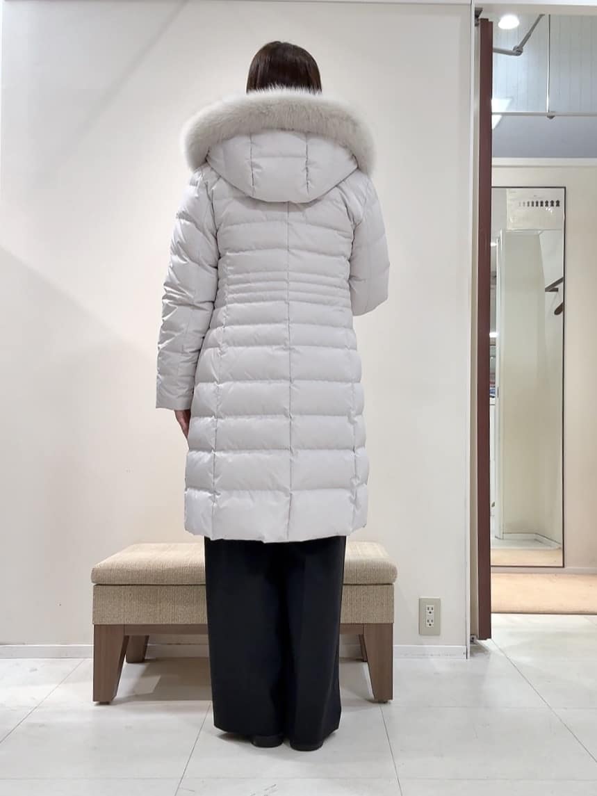 YUIさんの「UNTITLED｜【はっ水機能/フード取り外し可/防寒】ロングダウンコート」を使ったコーディネート