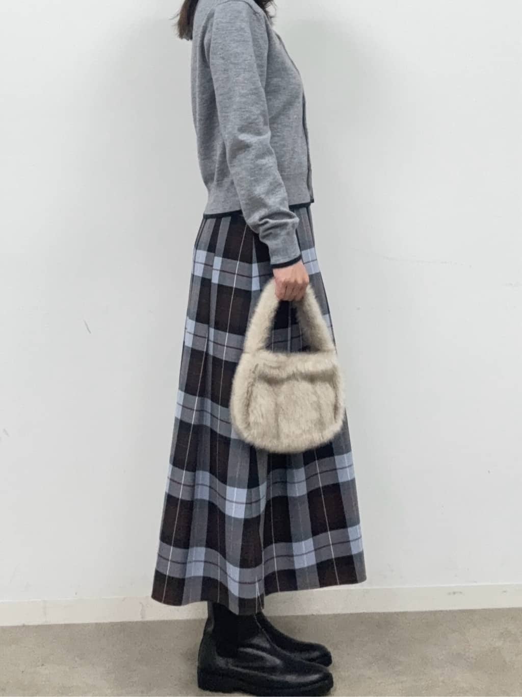 BUNさんの「DRESSTERIOR｜◆チェックタックソフトプリーツスカート」を使ったコーディネート