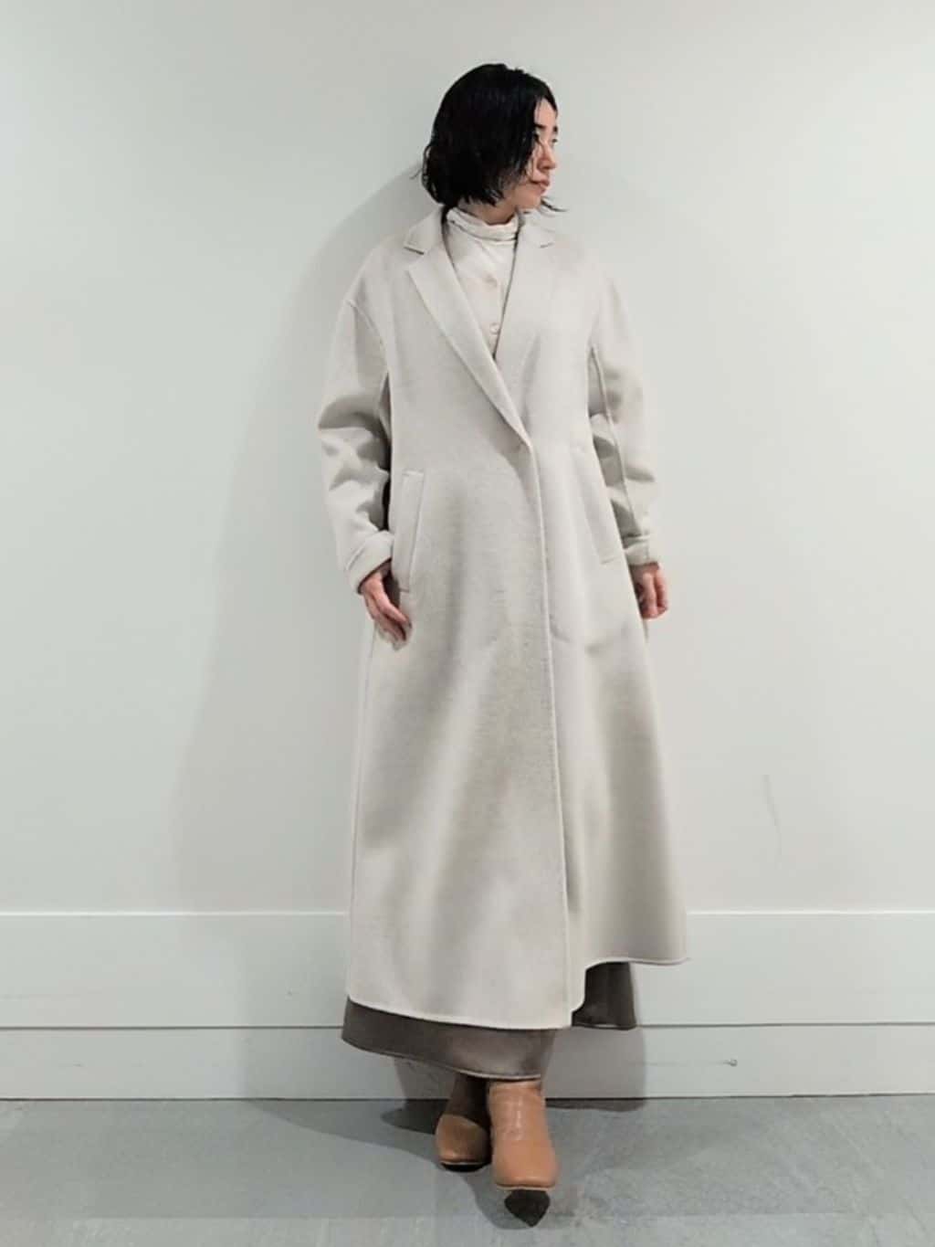 ミズタさんの「UNTITLED｜【ふわふわニット/前後2WAY】フォックスカシミヤカーディガン」を使ったコーディネート