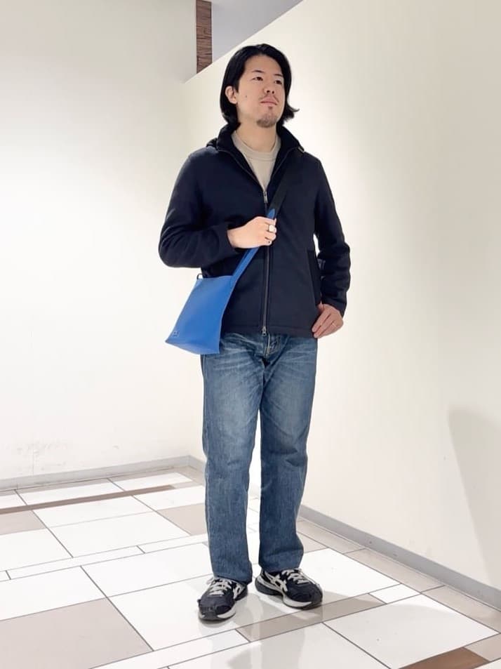 及川さんの「TAKEO KIKUCHI｜【JUST ONE LAYER】ダウンファブリック ジップアップ フード ブルゾン」を使ったコーディネート