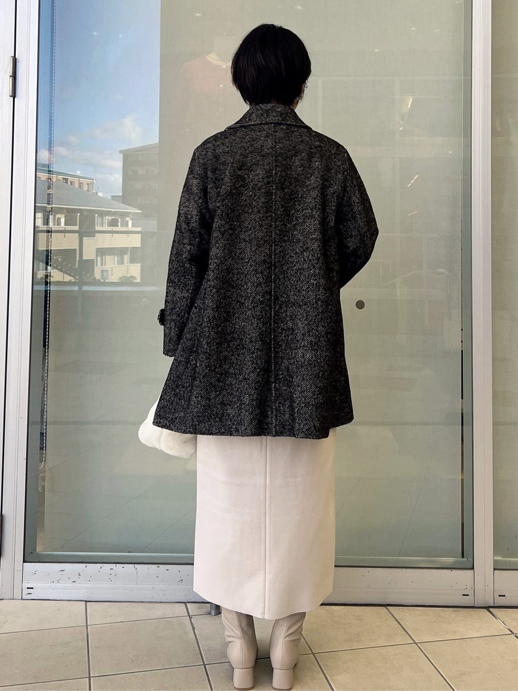yo-koさんの「OPAQUE.CLIP｜ヘリンボーンステンカラーコート」を使ったコーディネート