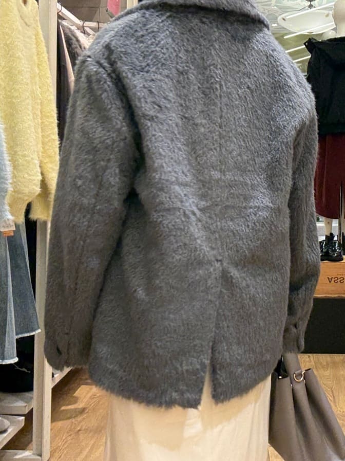 chさんの「THE SHOP TK｜纏うだけで大人上品 シャギーチェスターハーフコート」を使ったコーディネート