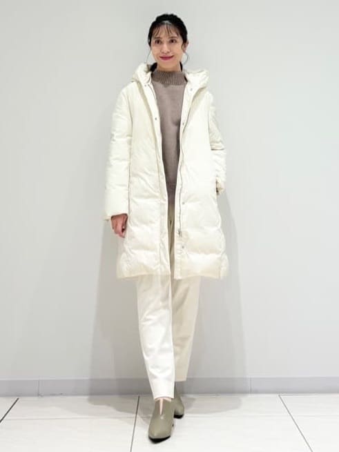 kayoさんの「INDIVI｜【撥水／洗える】ステッチレス ロングダウンコート」を使ったコーディネート