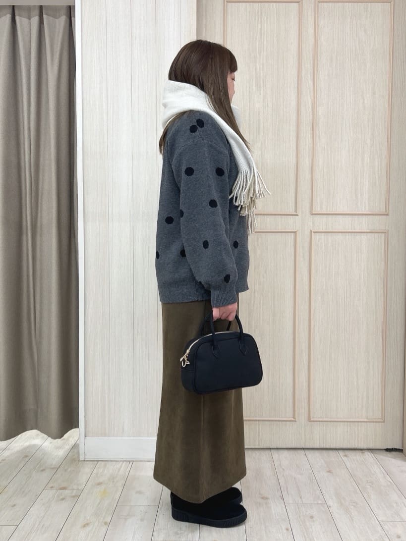 akiさんの「SHOO･LA･RUE｜【S-LL/洗濯機可】体型カバーができる 大人のドット柄ニット」を使ったコーディネート