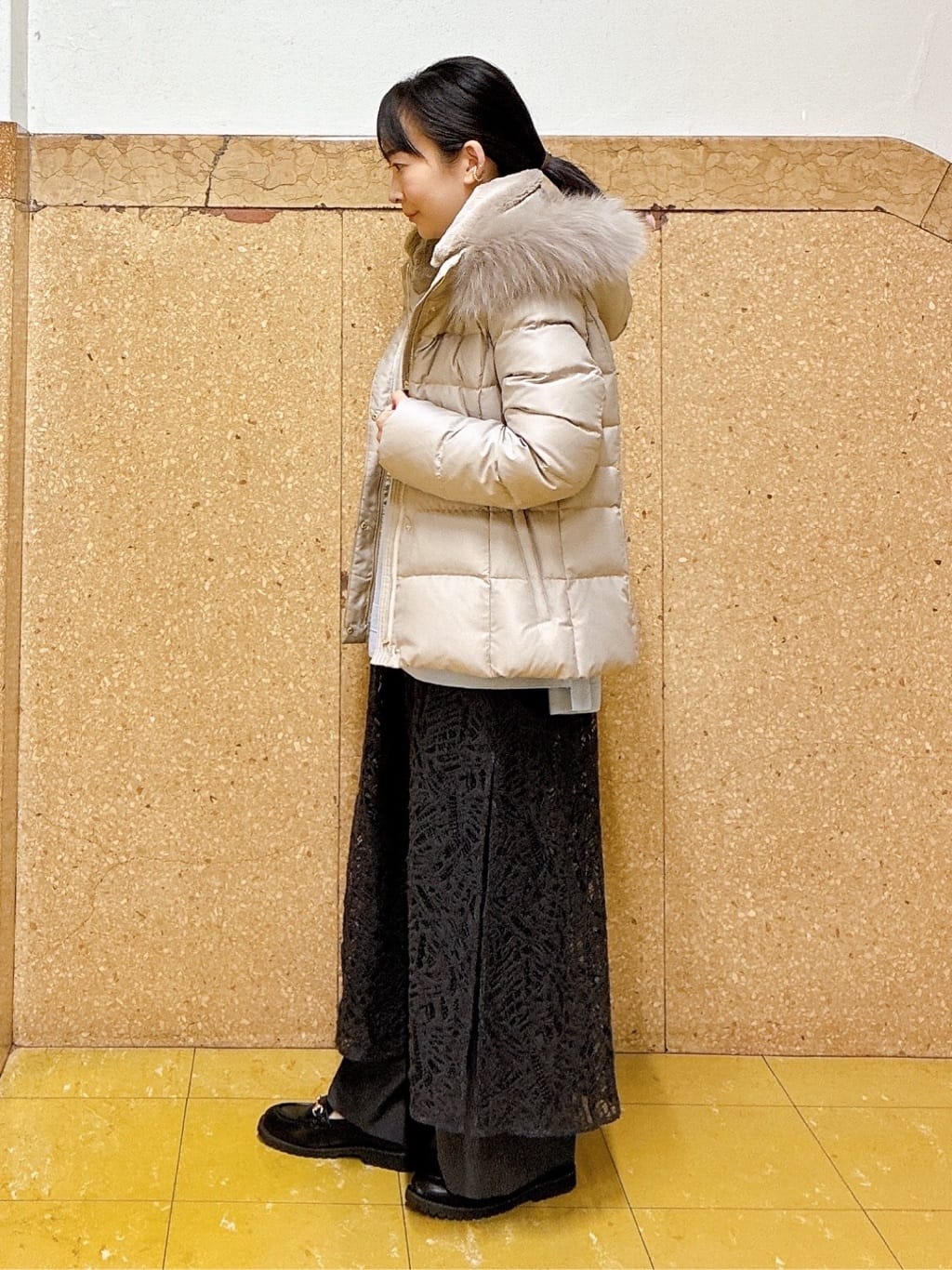 hattoriさんの「INDIVI｜【名品／撥水／抗菌防臭】ショート丈リサイクルダウンコート」を使ったコーディネート