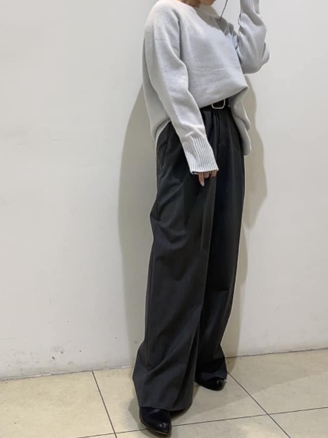 watanabeさんの「UNTITLED｜【重ね着もおすすめ/洗える】ウールカシミヤ クルーネックニット」を使ったコーディネート