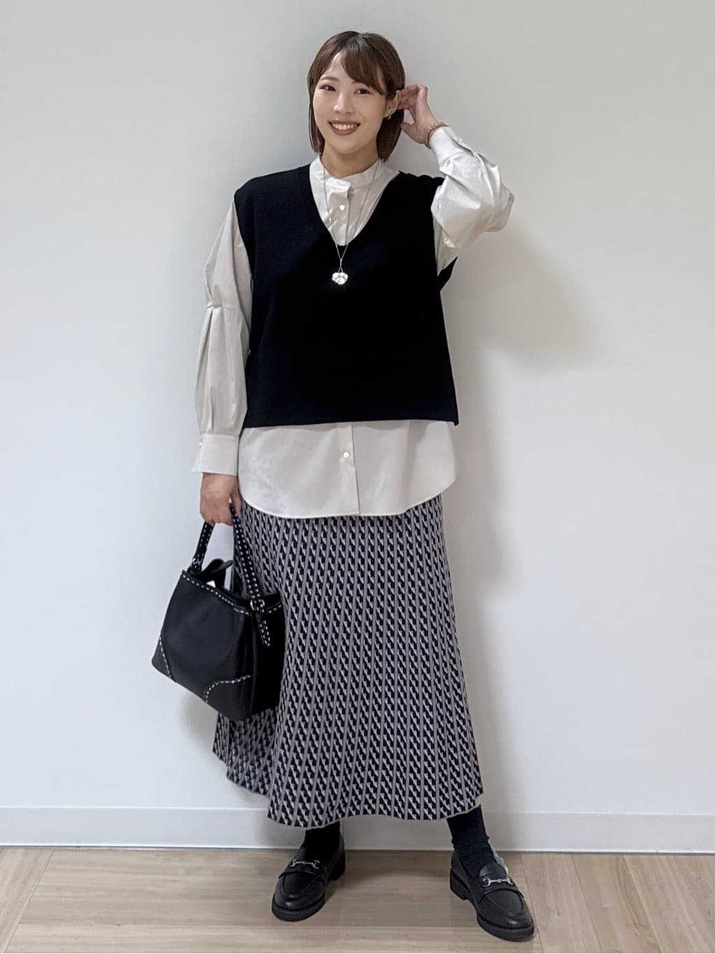 amiさんの「Reflect｜【さらっと一枚で決まる／重ね着にもおすすめ◎】タックスリーブシャツブラウス」を使ったコーディネート