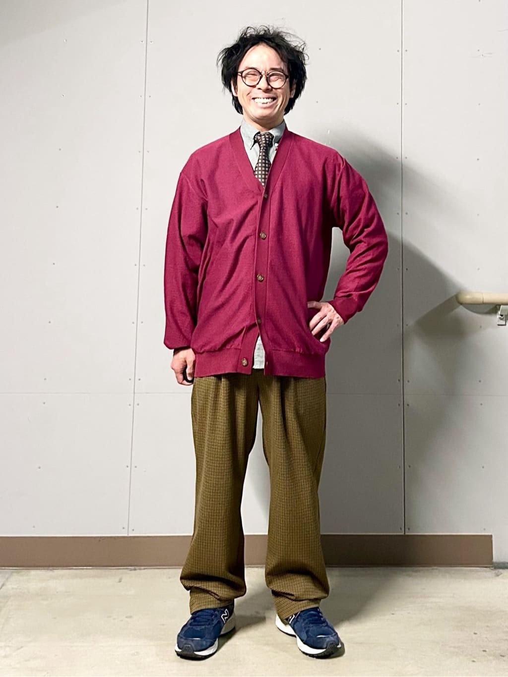 KENJI Iさんの「THE SHOP TK｜【季節の変わり目に活躍】ニットカーディガン 選べる2デザイン(柄&無地)/洗濯機OK」を使ったコーディネート