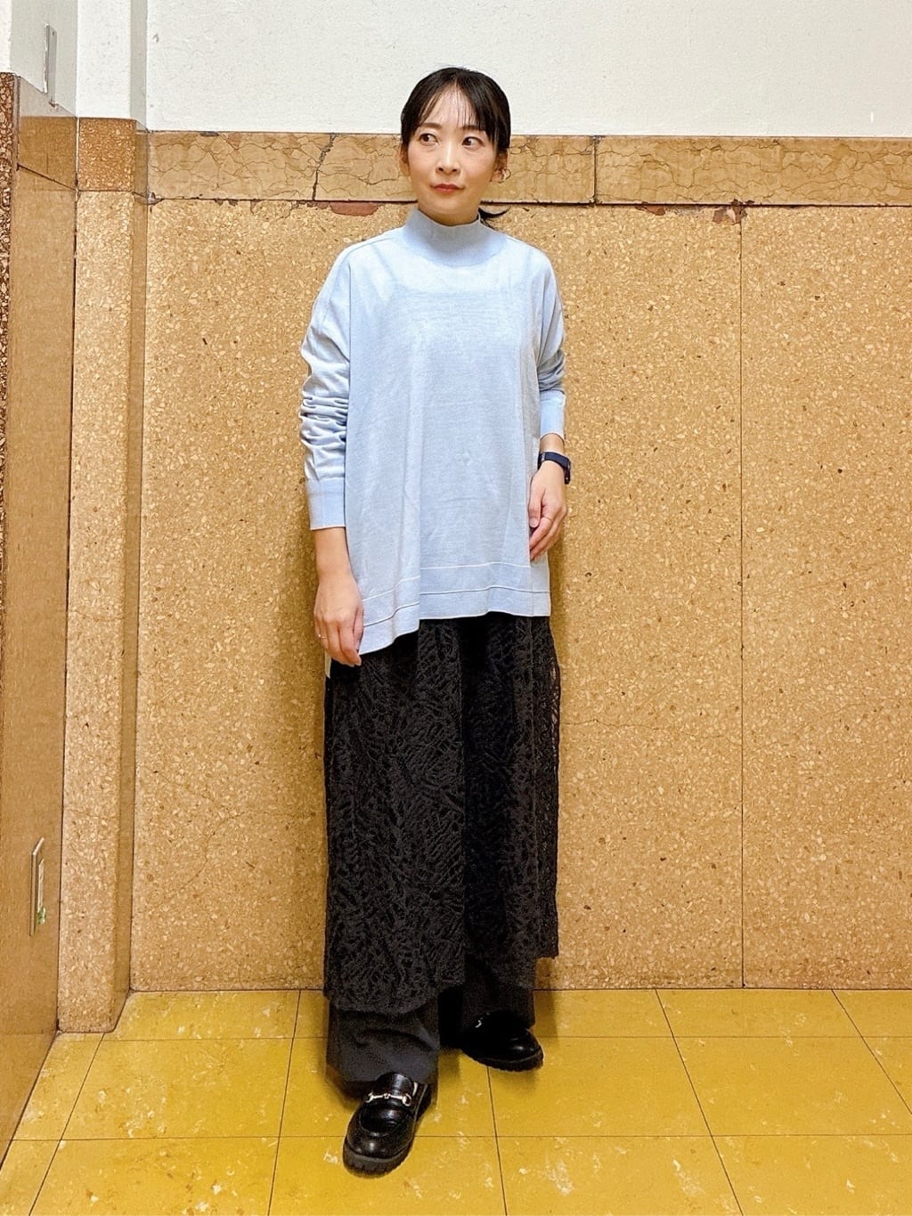 hattoriさんの「INDIVI｜【名品／撥水／抗菌防臭】ショート丈リサイクルダウンコート」を使ったコーディネート