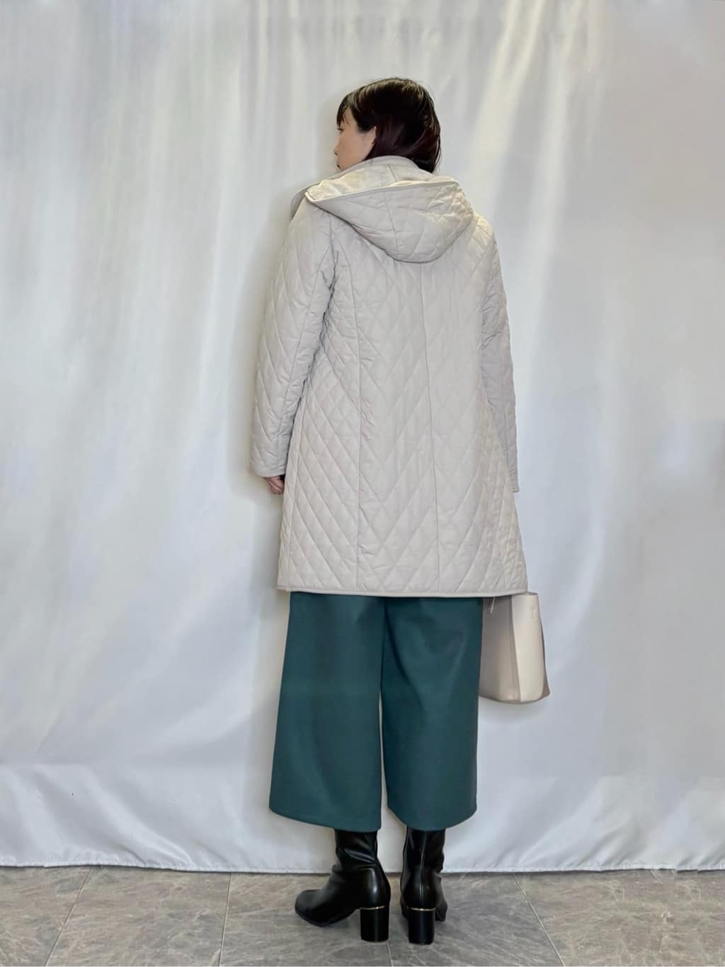 ネリさんの「SHOO･LA･RUE｜【撥水/フード取り外し可】自然にくびれる あったかダイヤ柄キルトコート【CIRCRIC】」を使ったコーディネート