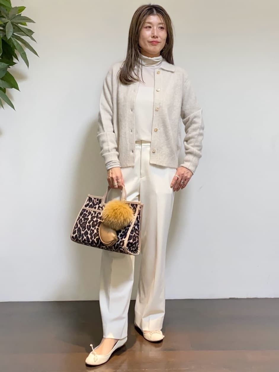 tomoさんの「UNTITLED｜【ハイネック/レイヤード/重ね着におすすめ】トリコットベロア シアーインナー」を使ったコーディネート