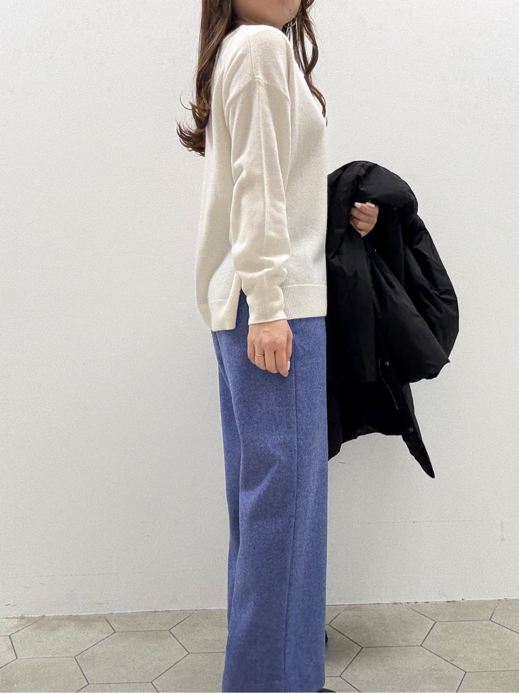 kahoさんの「INDIVI｜【褒められパンツ／ウール混】ウォームウール ワイドパンツ」を使ったコーディネート
