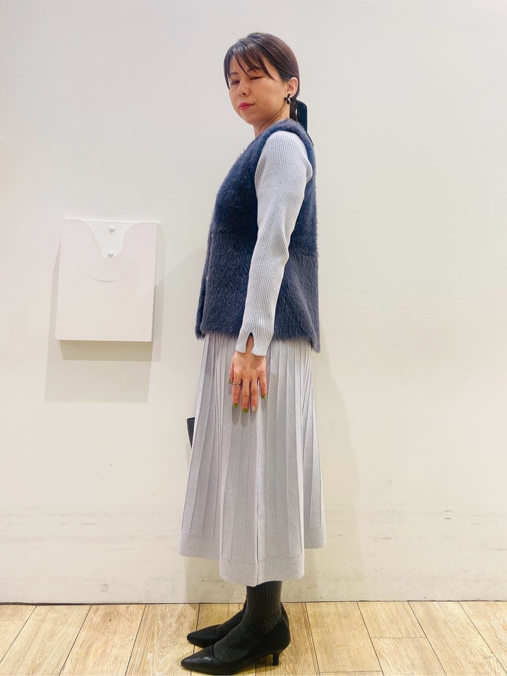 YUKOさんの「index｜《andGIRL掲載》フェザーペプラムジレ【洗濯機OK／抗ピル】」を使ったコーディネート