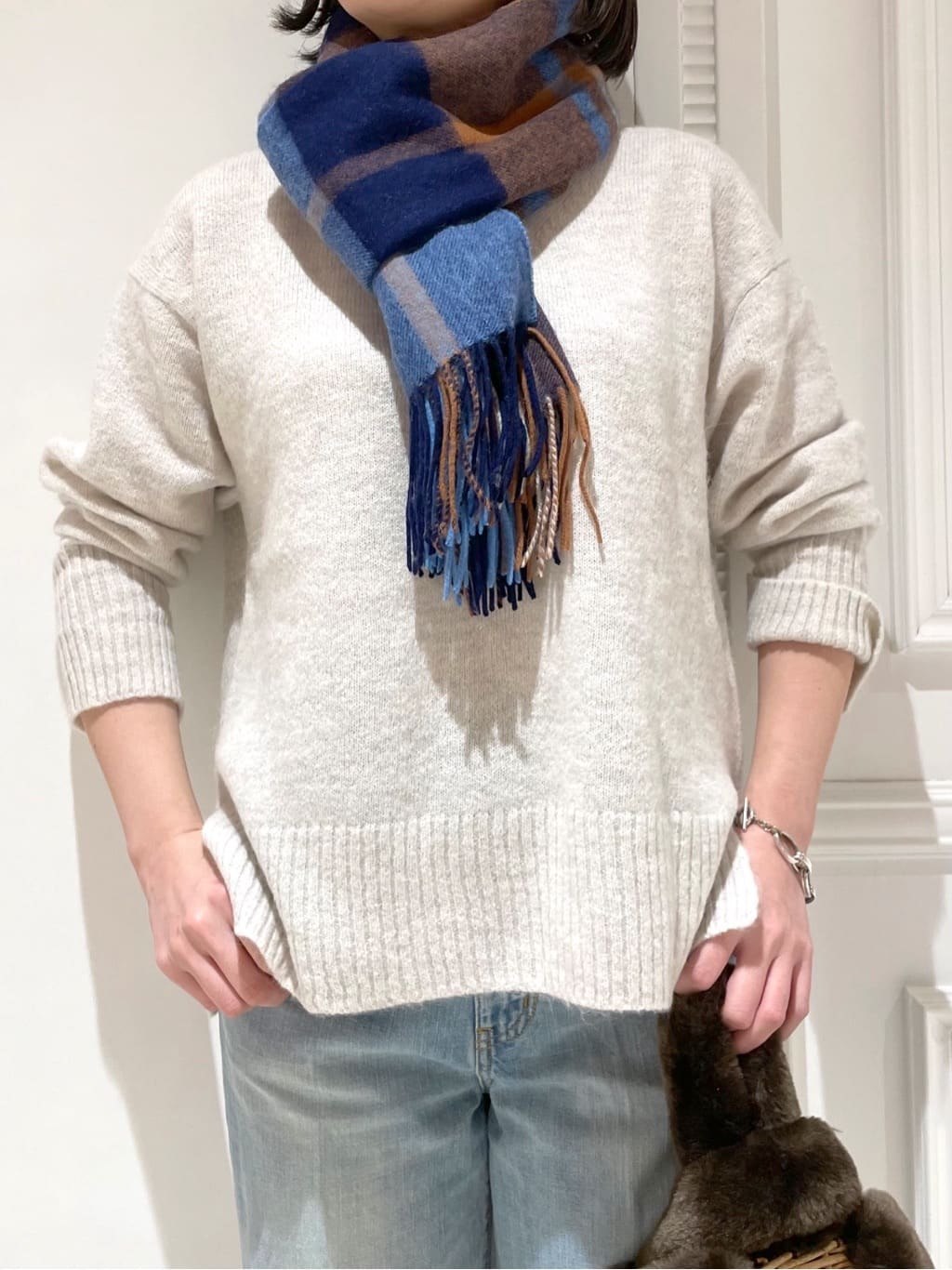 makiさんの「DRESSTERIOR｜アルパカブレンドVネックニット」を使ったコーディネート