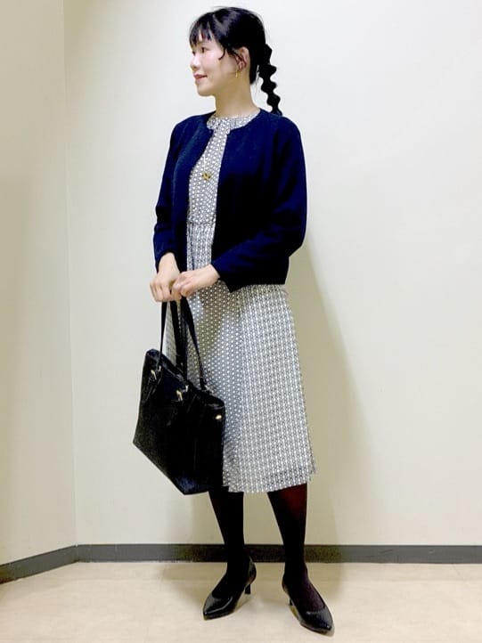  beni_gingerさんの「Reflect｜【きちんと見え／セットアップ可／通勤におすすめ◎】ペプラムプリントブラウス」を使ったコーディネート