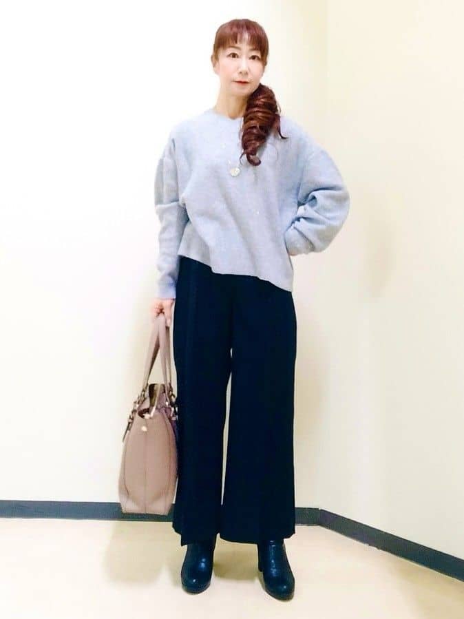 花さんの「Reflect｜【選べる5色／ゆったりシルエット】Vネックスパンコールニット」を使ったコーディネート