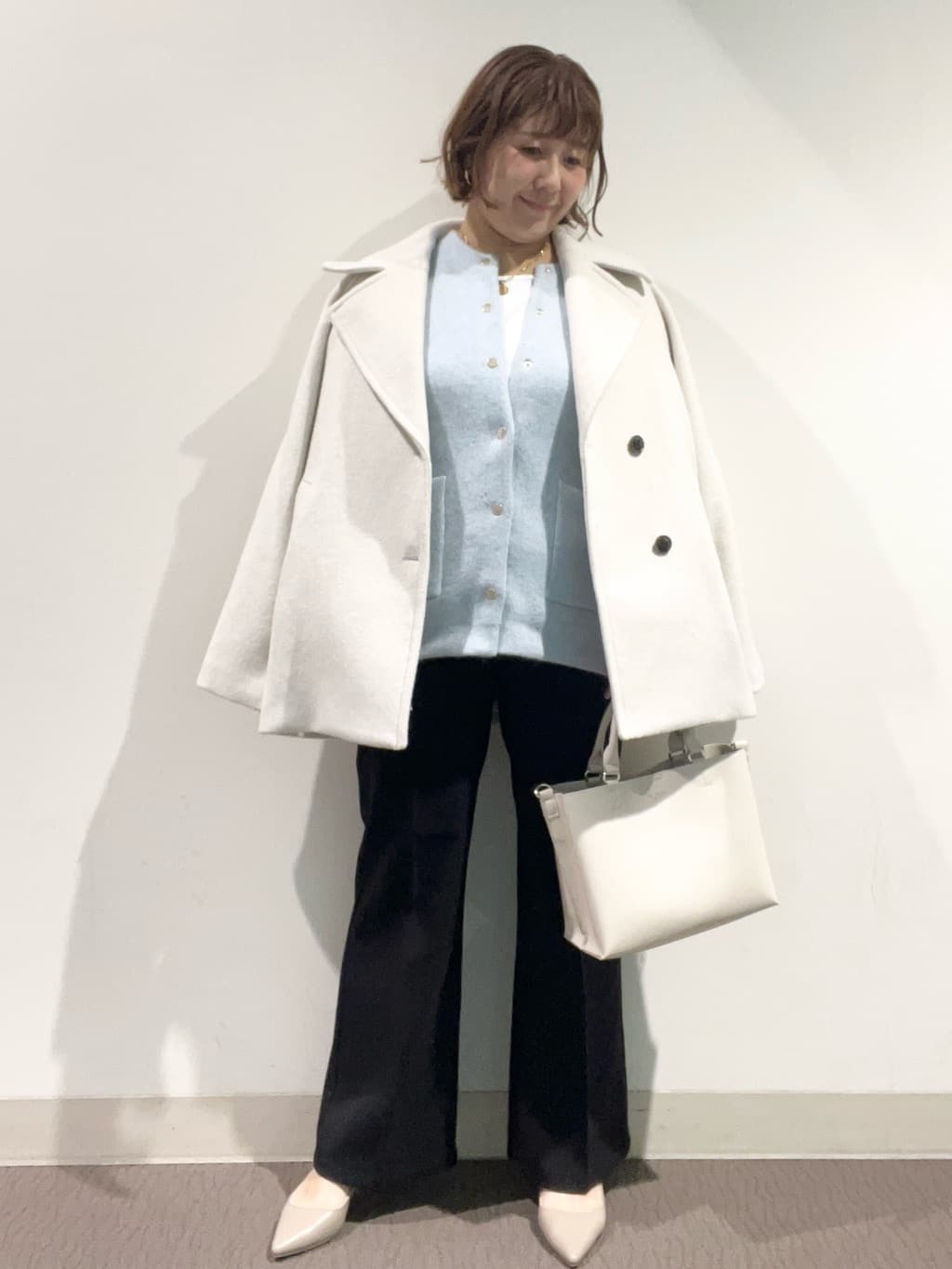 のん.Yさんの「OPAQUE.CLIP｜カシミヤブレンドウールミドルピーコート」を使ったコーディネート