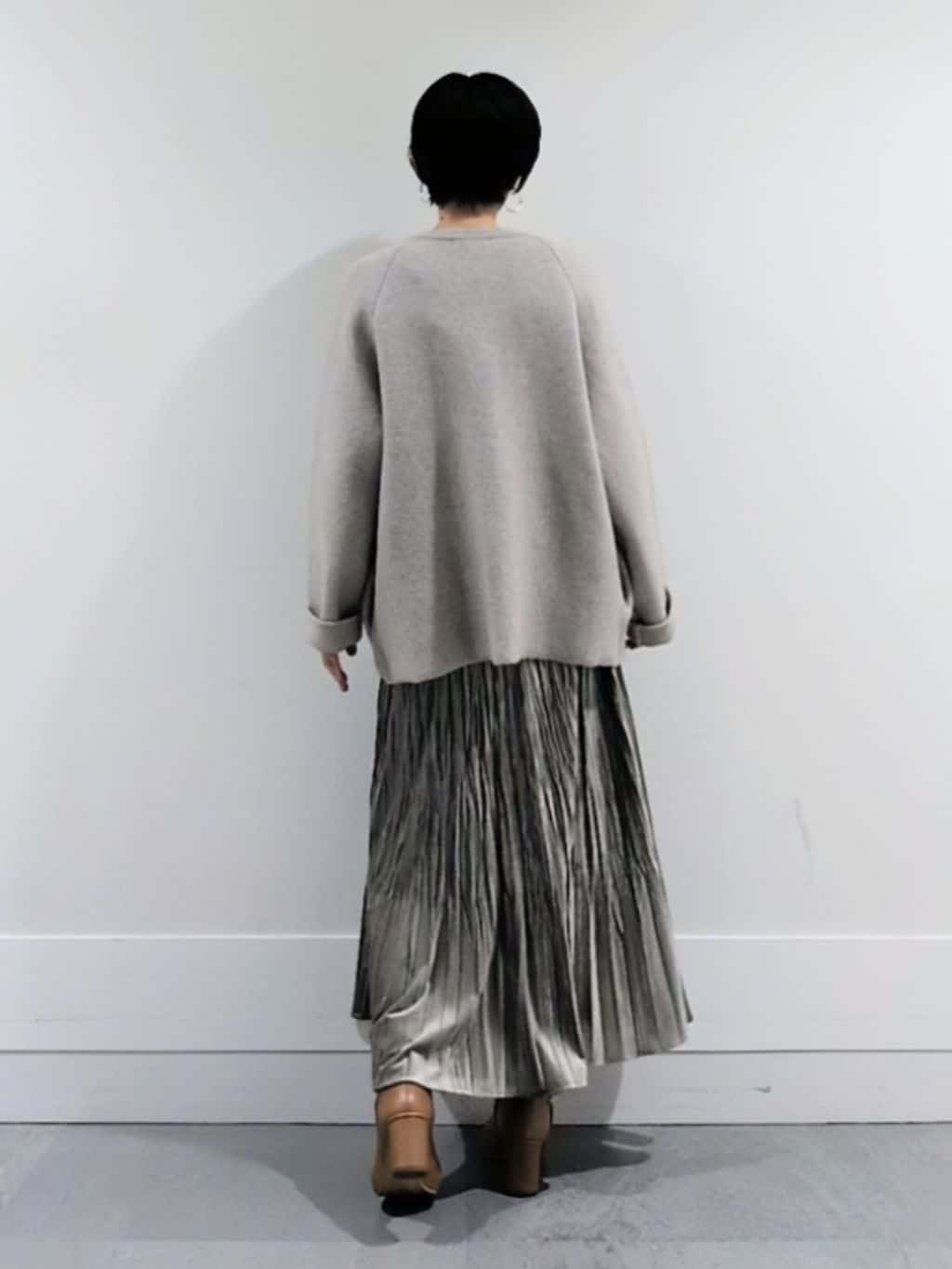 ミズタさんの「UNTITLED｜【アンサンブル可/洗える】シルクウールカシミヤ ドルマンスリーブニット」を使ったコーディネート