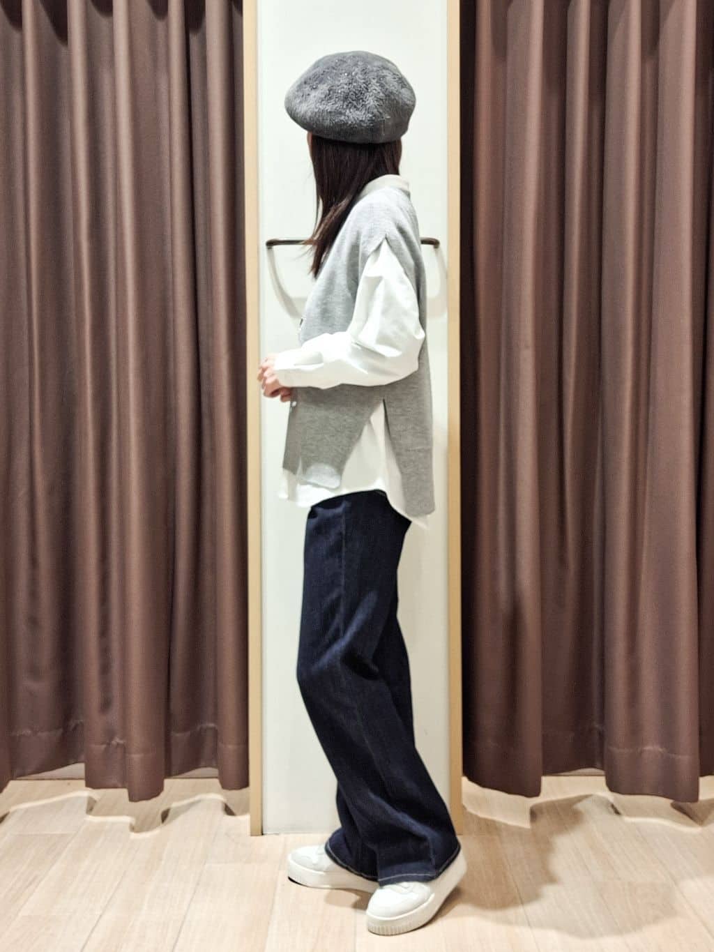 ウタさんの「grove｜【2点SET】一枚でコーデが決まる！ニットベスト&times;シャツSET」を使ったコーディネート