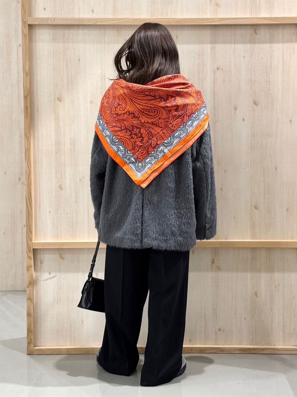 nanaさんの「THE SHOP TK｜纏うだけで大人上品 シャギーチェスターハーフコート」を使ったコーディネート