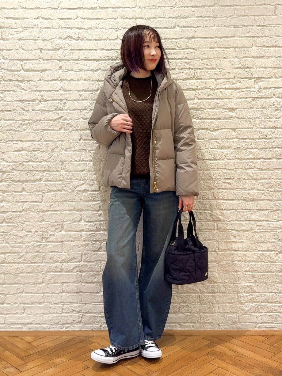 𝐜𝐡𝐢𝐤𝐚さんの「SHOO･LA･RUE｜【撥水/洗える】ショートフーディーダウン」を使ったコーディネート
