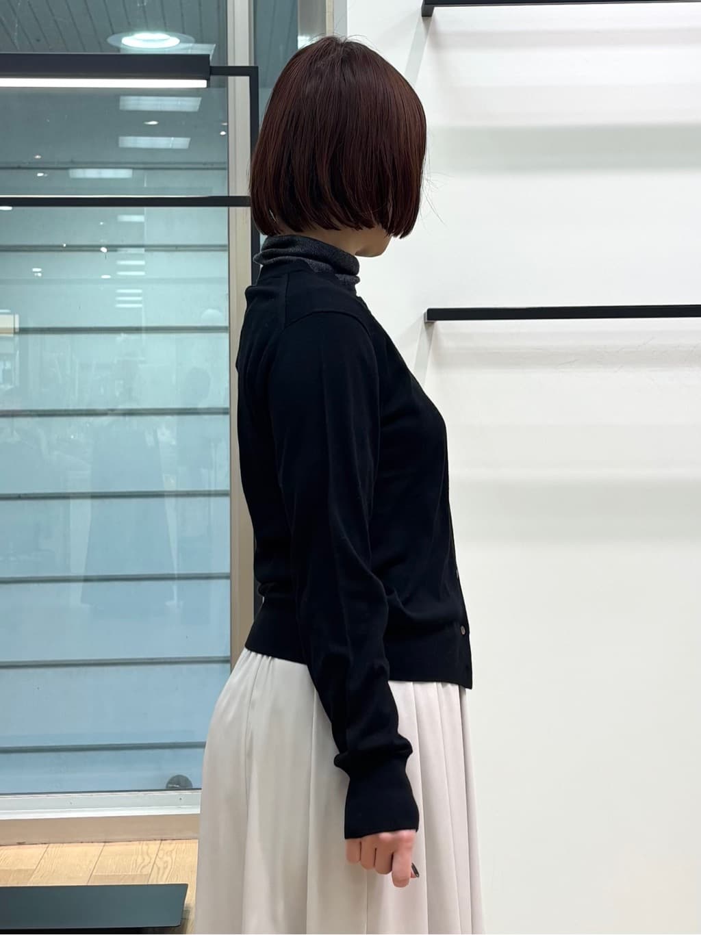 asamiさんの「INDIVI｜【洗える】ハイゲージニットカーディガン」を使ったコーディネート