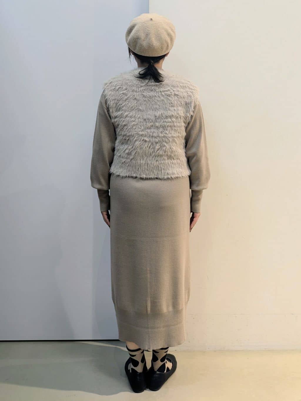 kotoさんの「THE SHOP TK｜優秀ふわふわベスト＆ニットワンピース【毛玉になりにくい/静電気防止/洗える】」を使ったコーディネート