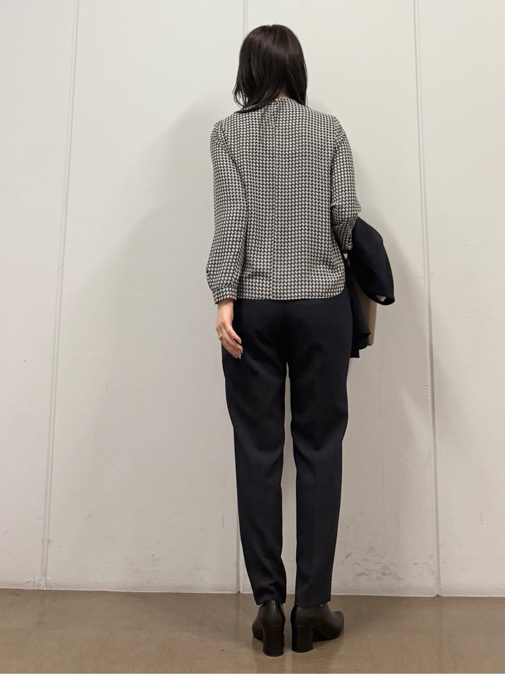 mizukiさんの「INDIVI｜【洗える／通勤／スーツ】メランジストレッチ ノーカラージャケット」を使ったコーディネート